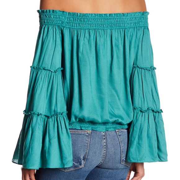 NWT Free People Off The Shoulder Green Top - Picture 2 of 5